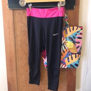Nike athletic leggings pink black crop
